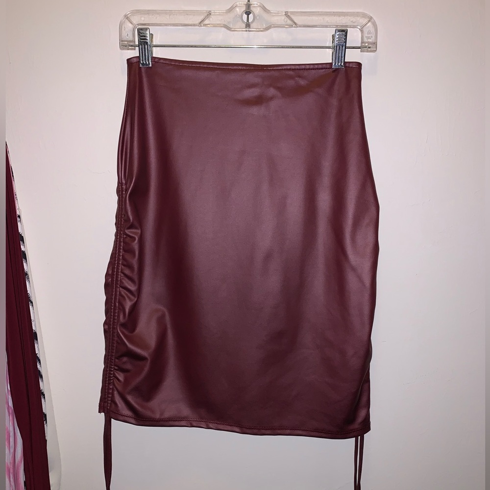 Windsor Skirt (Minor Damage)